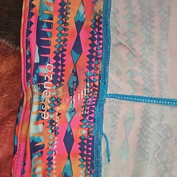 Essenza Leggins.  Very Colorful 3xl workout material 💪 - Picture 2 of 5